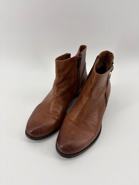 Diba Since 1990, Ankle Boot Distressed Brown Leather, Side Zip Women's Size 8.5
